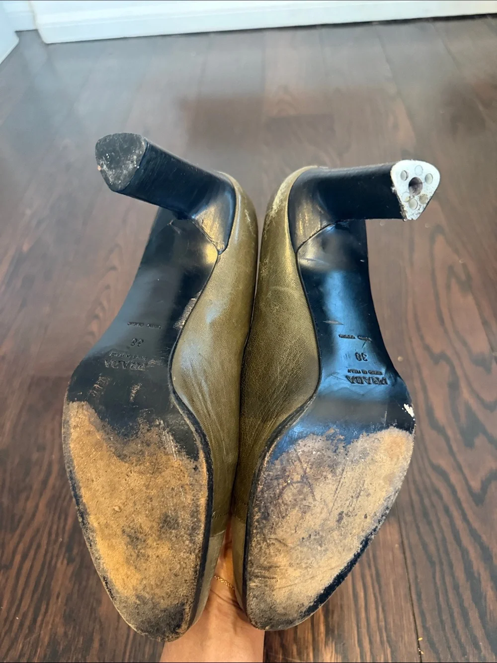 Prada classic pumps